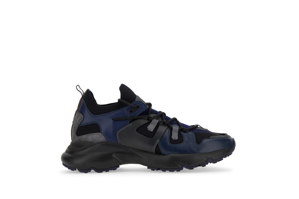 Fashion Week Milan Fall/Winter 2021 look 21 from the Tod's collection menswear accessories