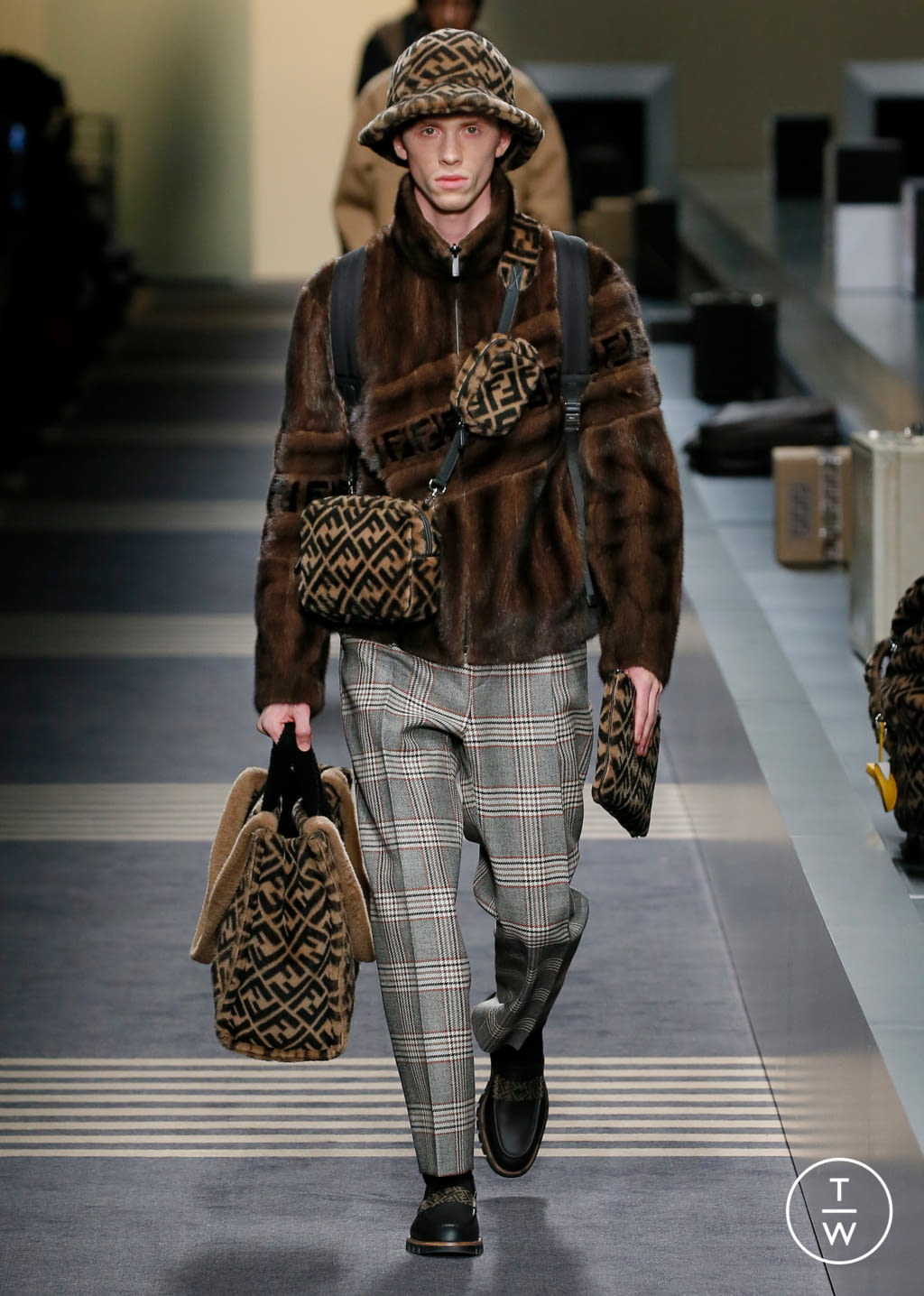 Fashion Week Milan Fall/Winter 2018 look 7 from the Fendi collection menswear
