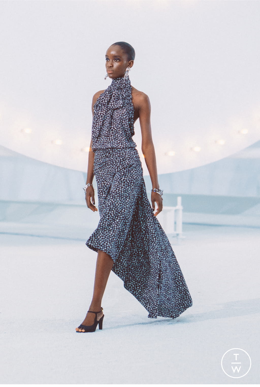 Fashion Week Paris Spring/Summer 2021 look 7 from the Chanel collection womenswear