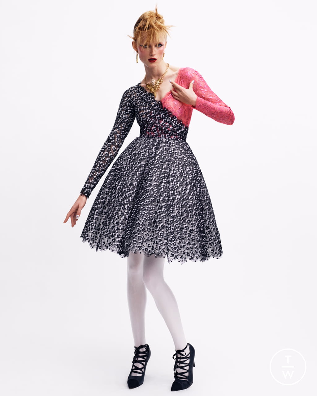 Fashion Week Paris Fall/Winter 2020 look 7 from the Chanel collection couture