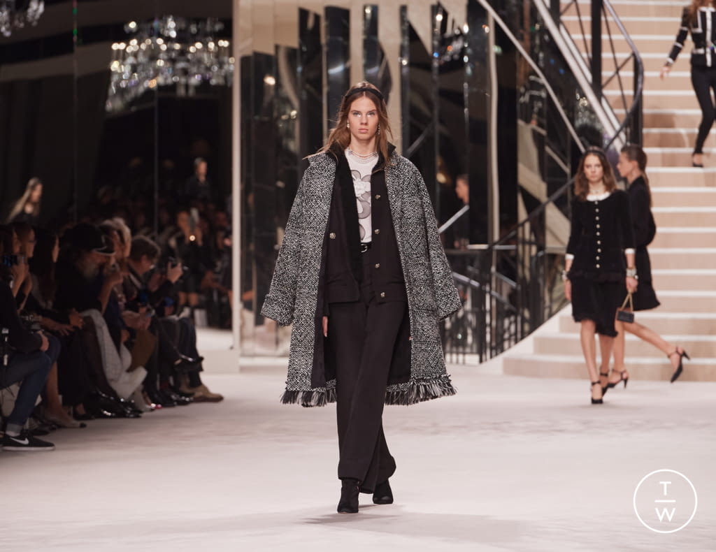 Fashion Week Paris Pre-Fall 2020 look 6 from the Chanel collection 女装