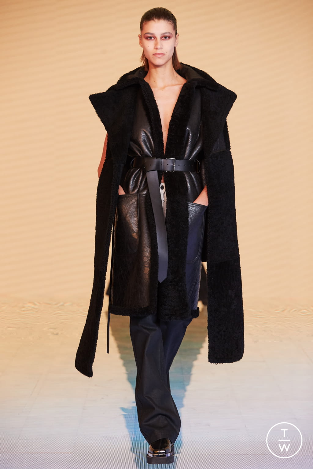 Fashion Week New York Fall/Winter 2022 look 7 from the Peter Do collection 女装
