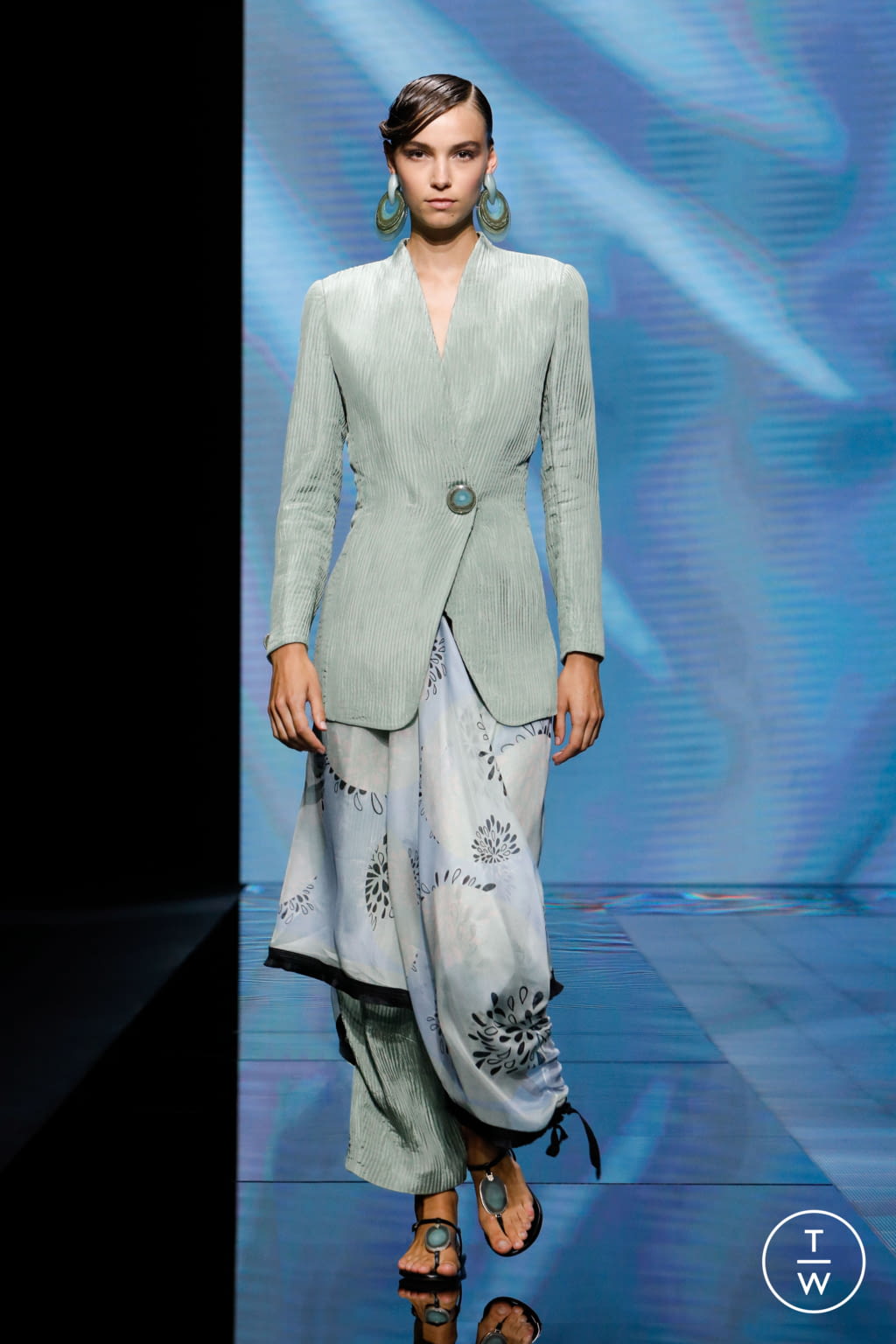Fashion Week Milan Spring/Summer 2021 look 70 from the Giorgio Armani collection womenswear