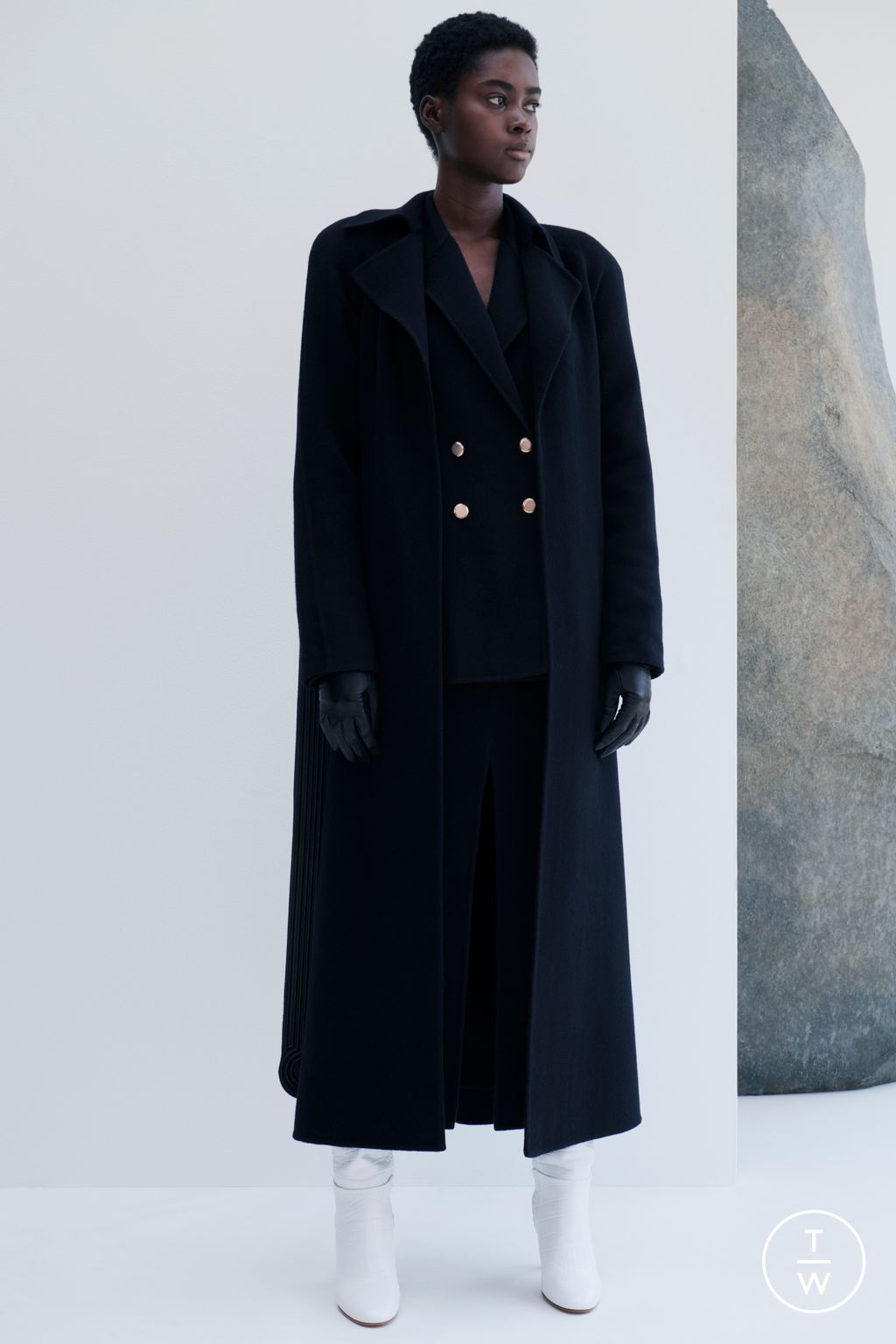 Fashion Week New York Resort 2024 look 7 from the Gabriela Hearst collection 女装