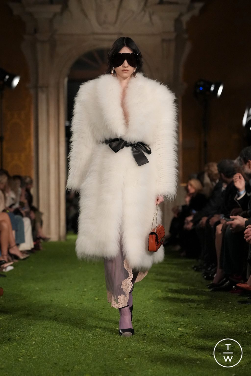 Fashion Week Paris Fall/Winter 2026 look 70 from the Valentino collection womenswear
