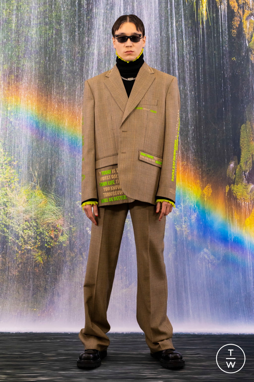 Fashion Week Paris Fall/Winter 2021 look 72 from the VETEMENTS collection menswear