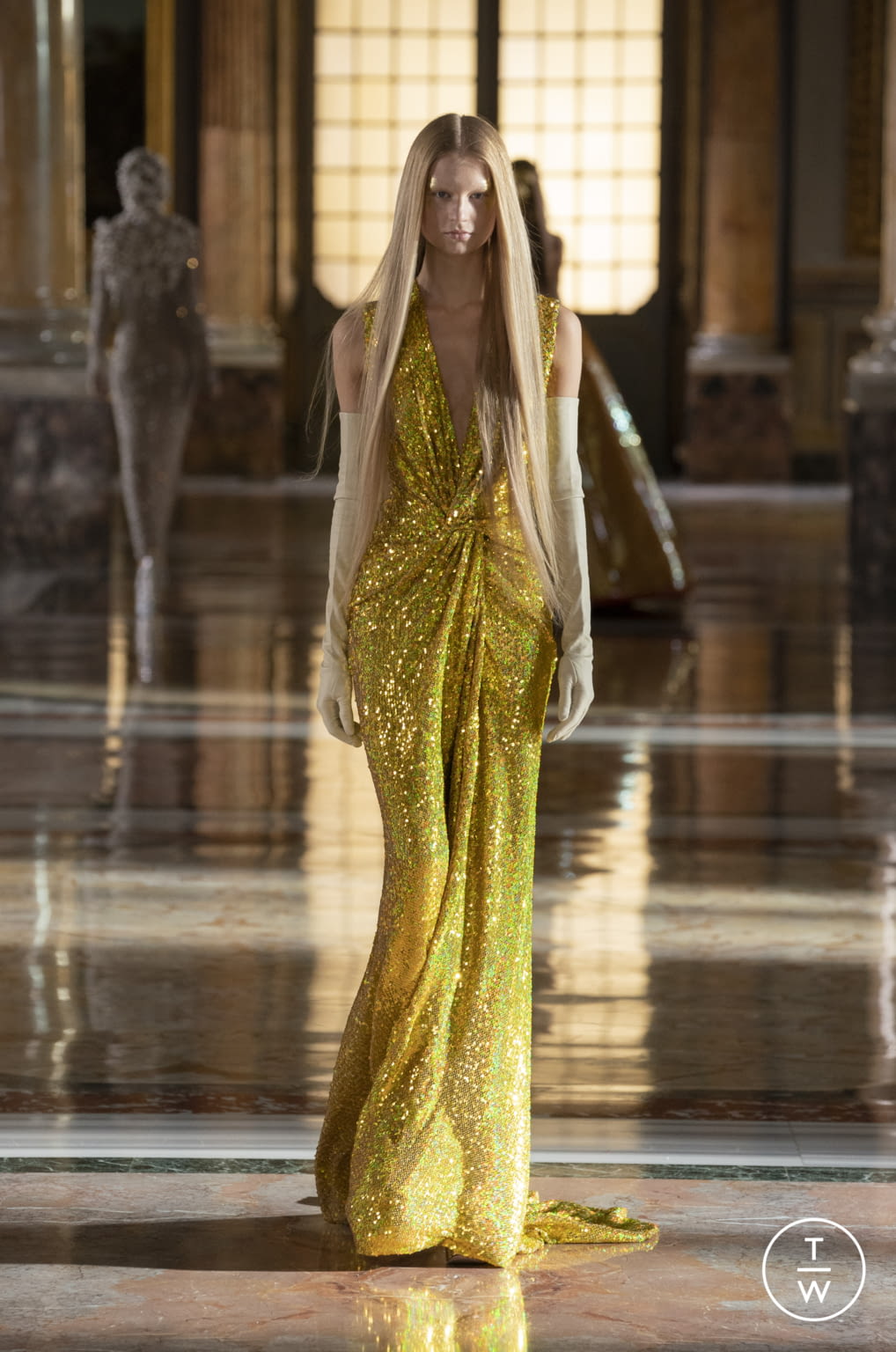 Fashion Week Paris Spring/Summer 2021 look 72 from the Valentino collection couture