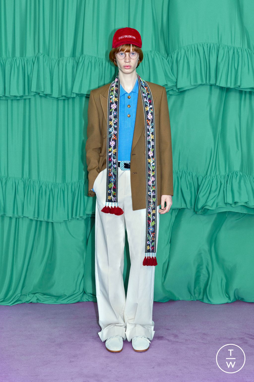 Fashion Week Paris Pre-Fall 2025 look 141 from the Valentino collection womenswear