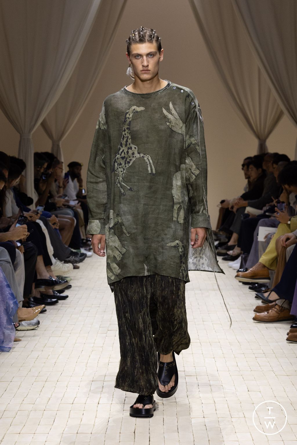 Fashion Week Milan Spring/Summer 2026 look 73 de la collection Emporio Armani menswear