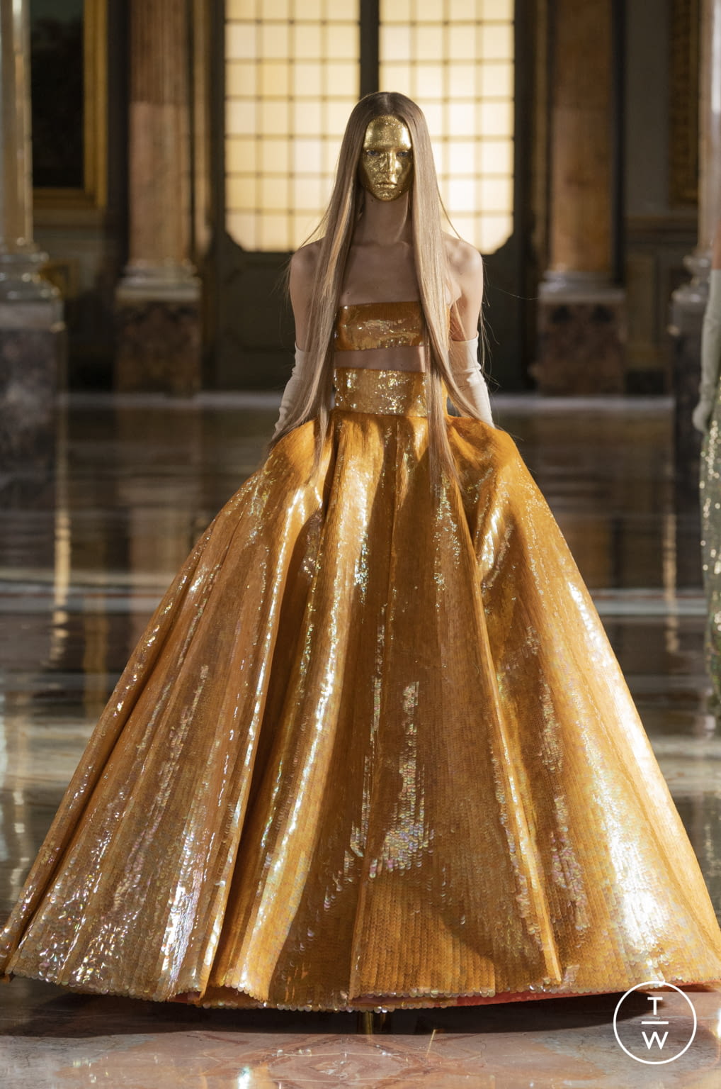Fashion Week Paris Spring/Summer 2021 look 73 from the Valentino collection couture