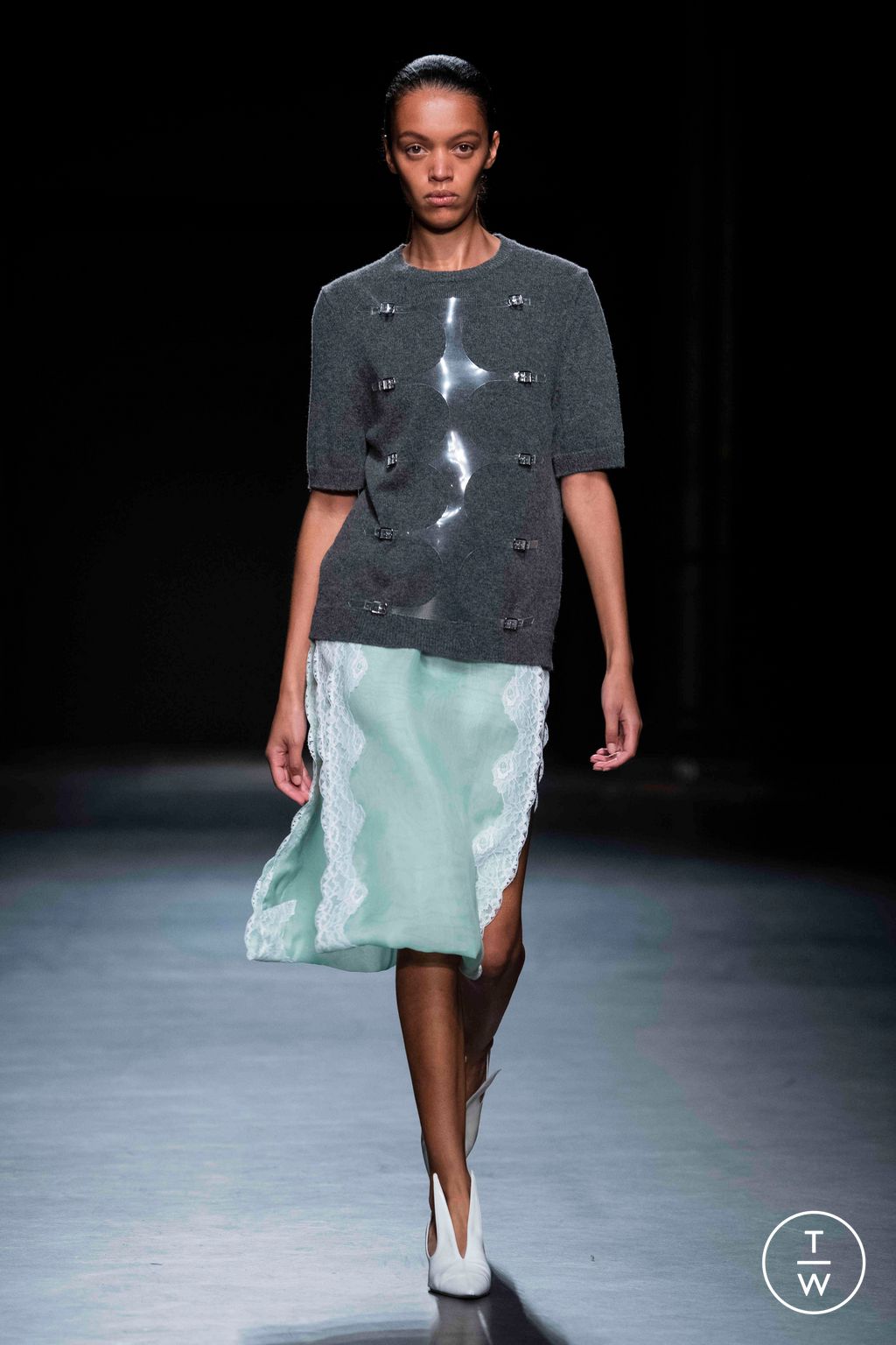 Fashion Week London Spring/Summer 2023 look 2 de la collection Christopher Kane womenswear