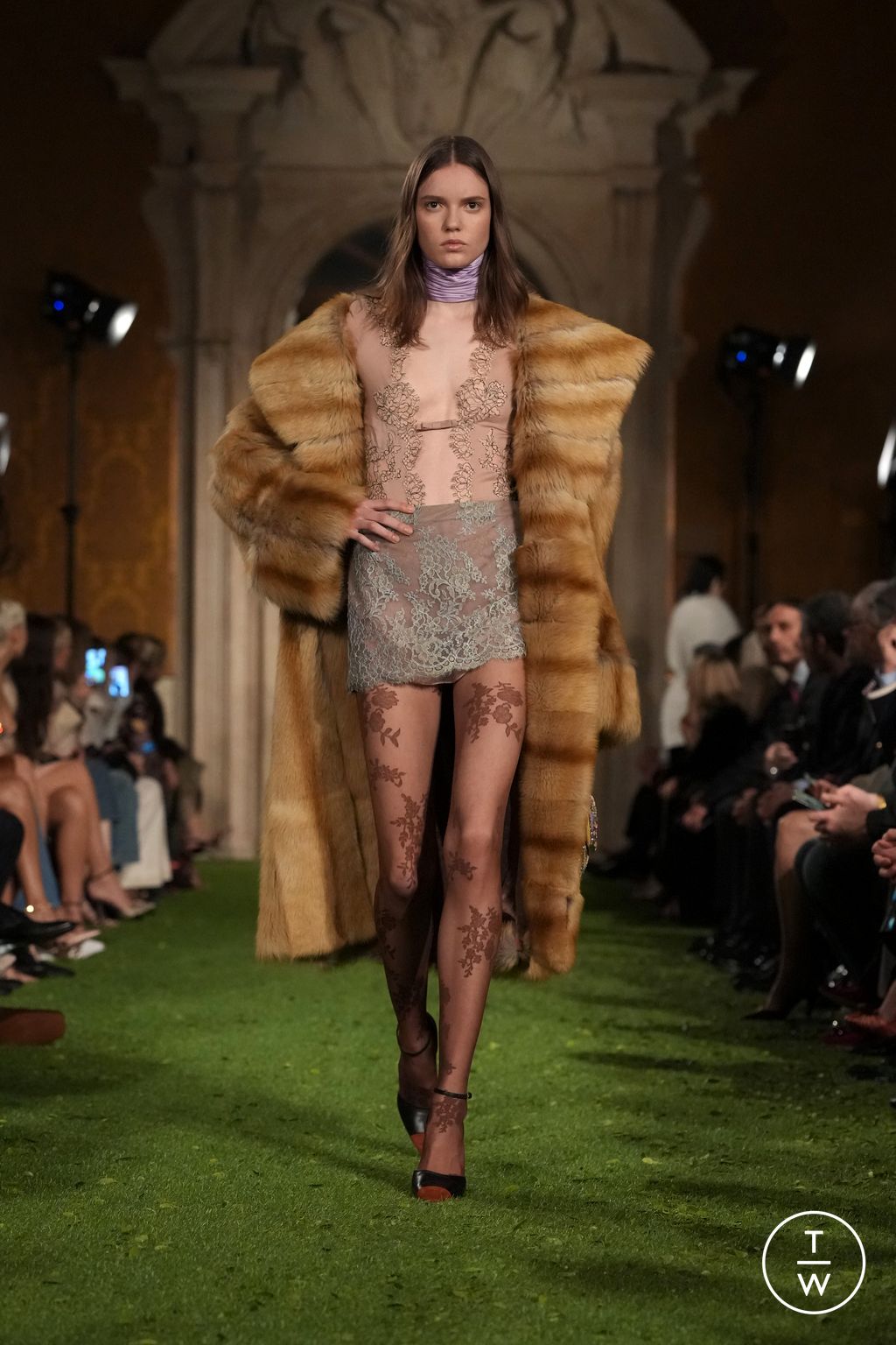 Fashion Week Paris Fall/Winter 2026 look 73 from the Valentino collection womenswear
