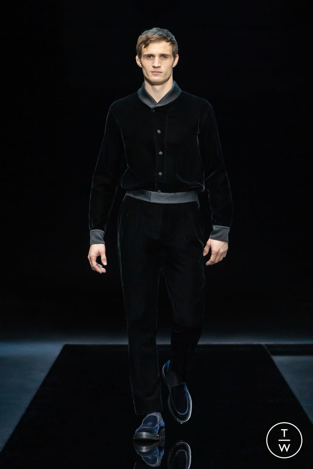 Fashion Week Milan Fall/Winter 2021 look 74 from the Giorgio Armani collection womenswear