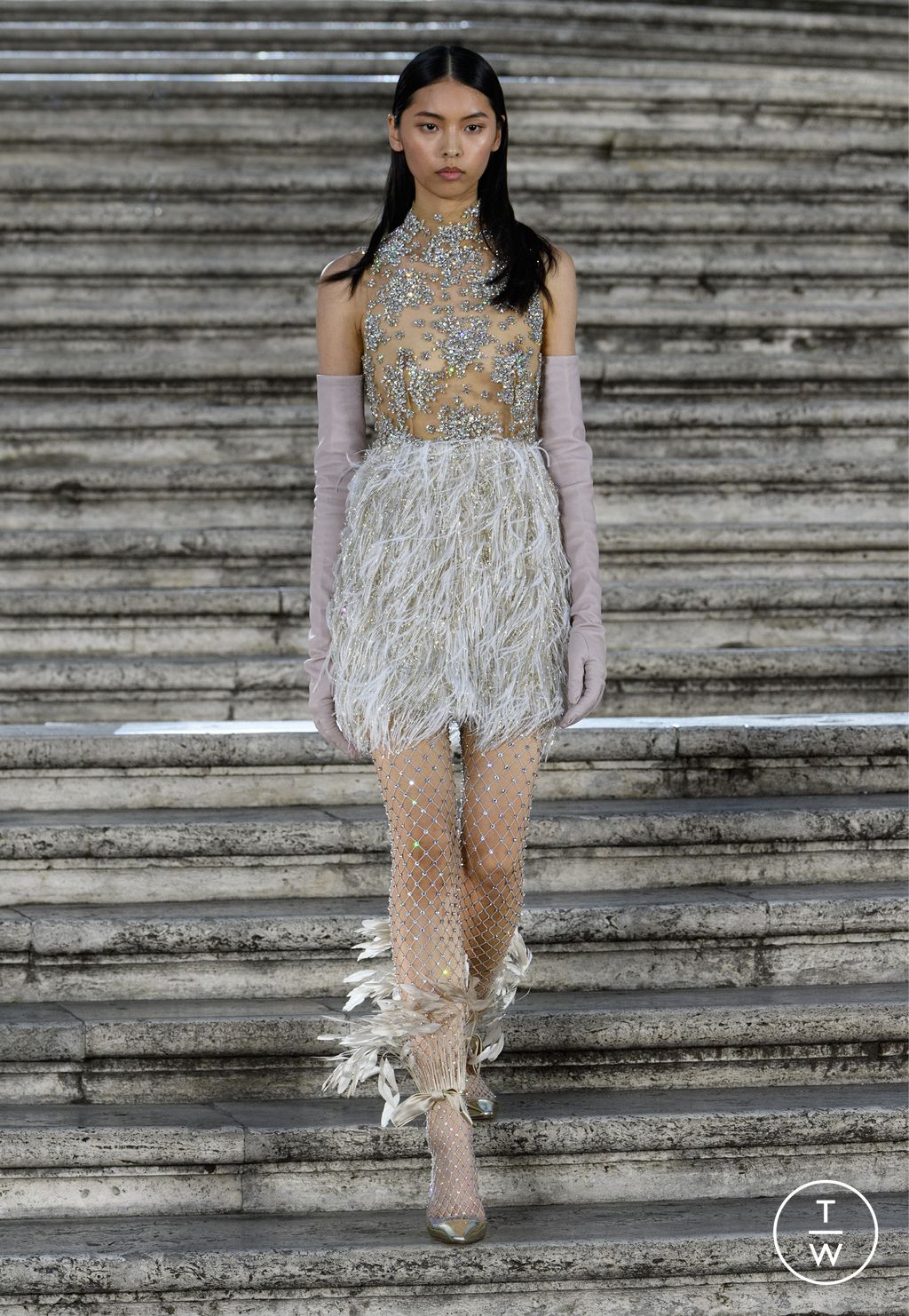 Fashion Week Paris Fall/Winter 2022 look 74 from the Valentino collection couture