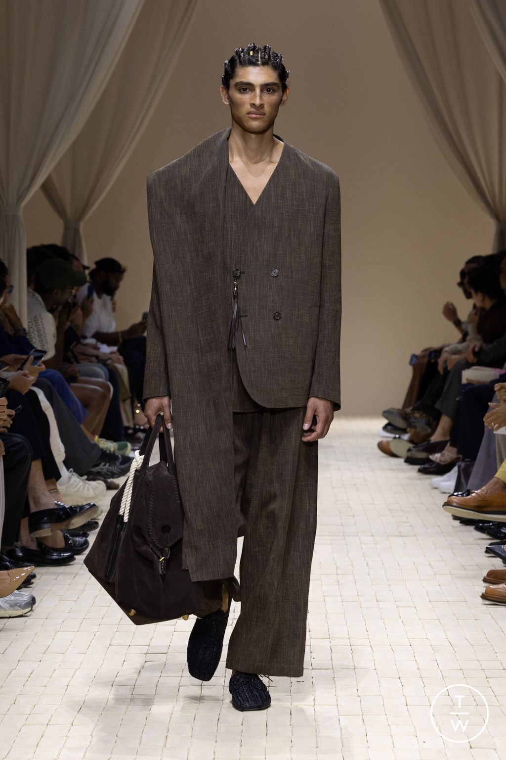 Fashion Week Milan Spring/Summer 2026 look 76 from the Emporio Armani collection menswear