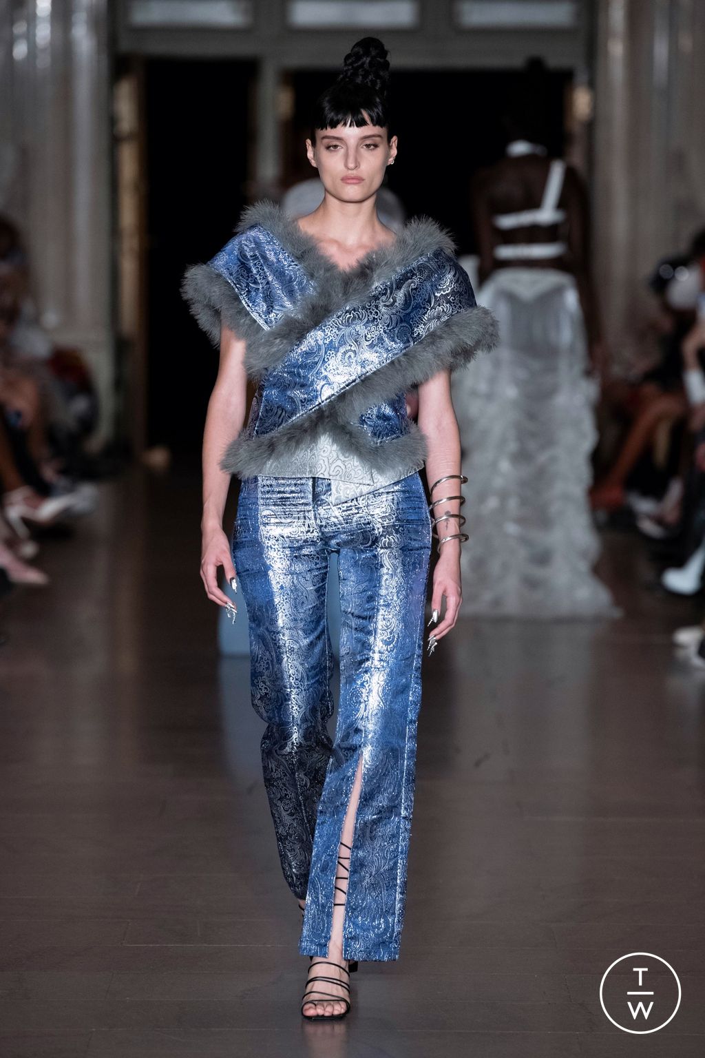 Fashion Week New York Spring/Summer 2023 look 14 de la collection Kim Shui womenswear