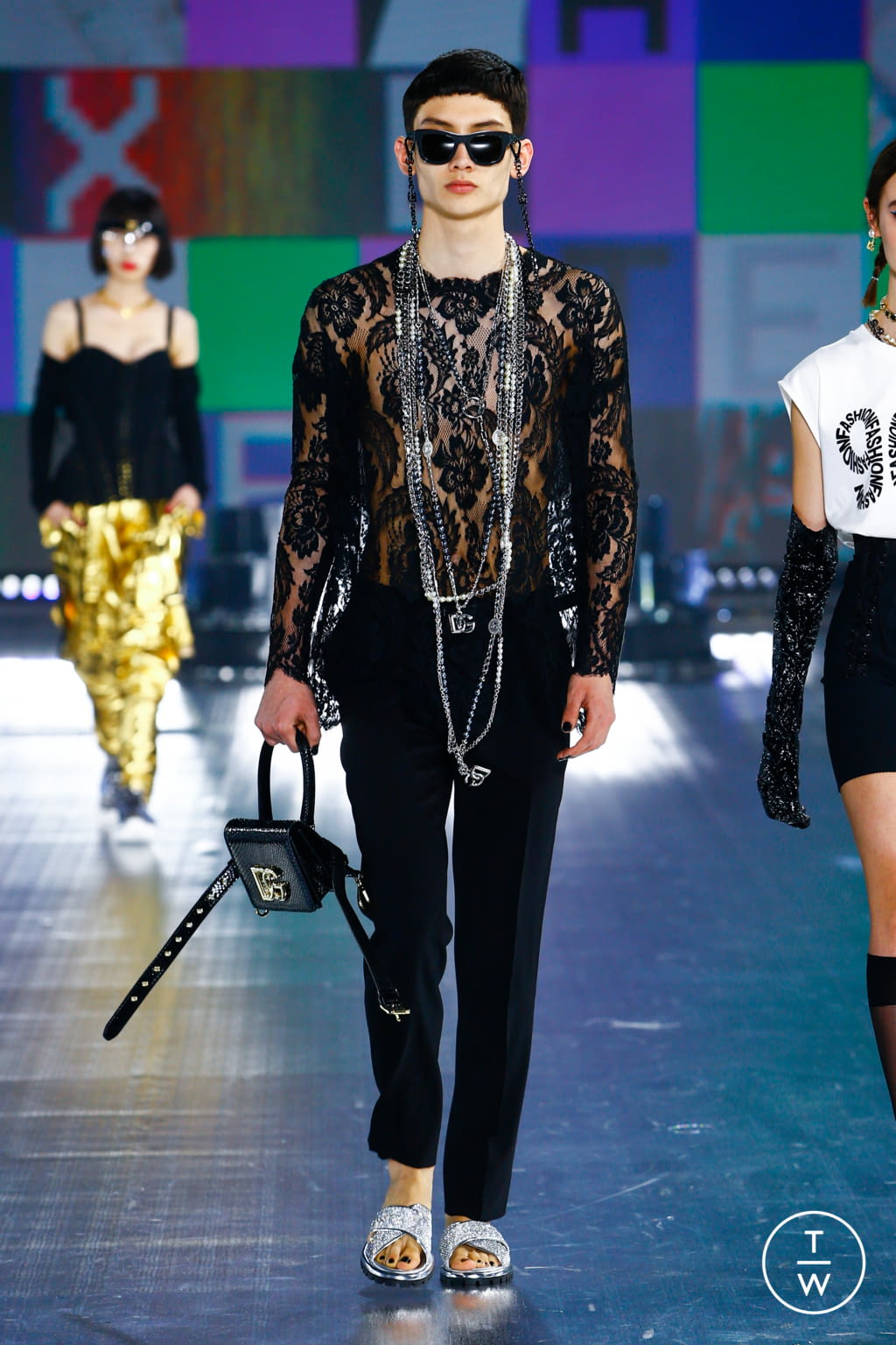 Fashion Week Milan Fall/Winter 2021 look 85 from the Dolce & Gabbana collection womenswear
