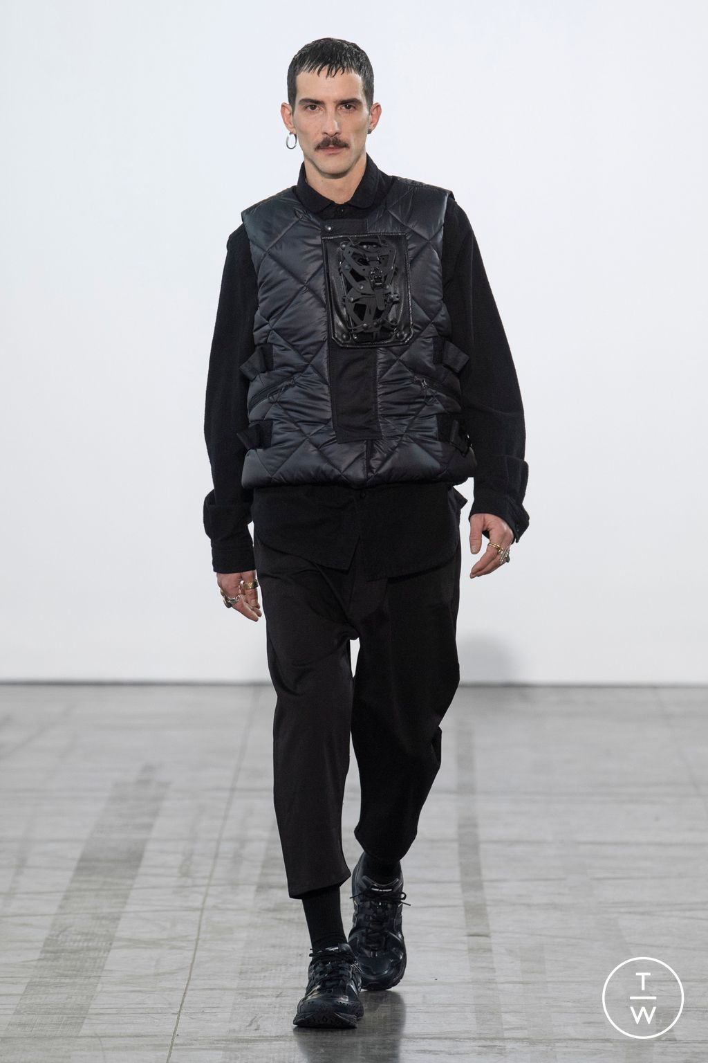 Fashion Week Paris Fall/Winter 2023 look 15 de la collection Junya Watanabe Man menswear