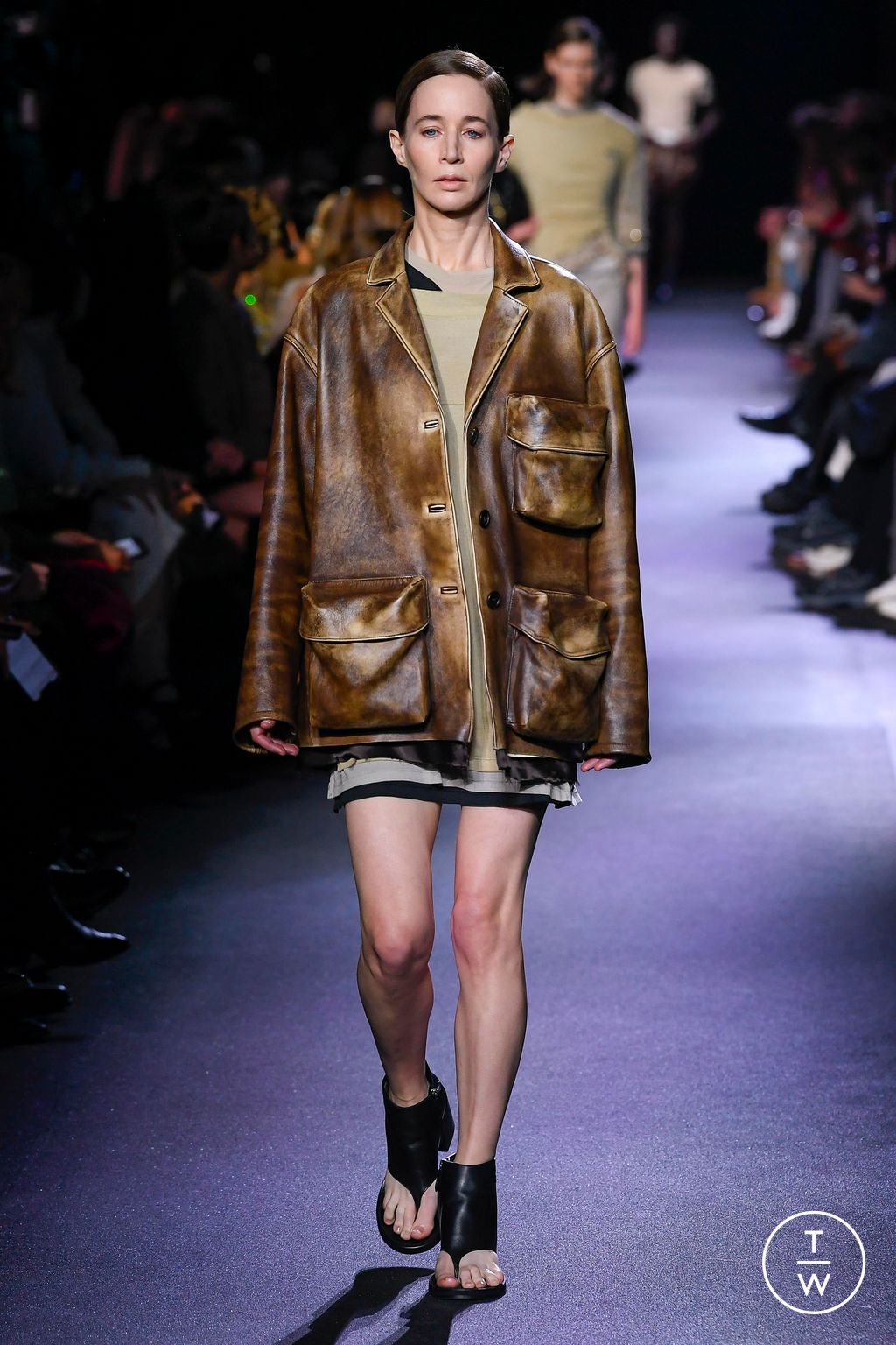 Fashion Week Paris Spring/Summer 2023 look 40 from the Miu Miu collection 女装