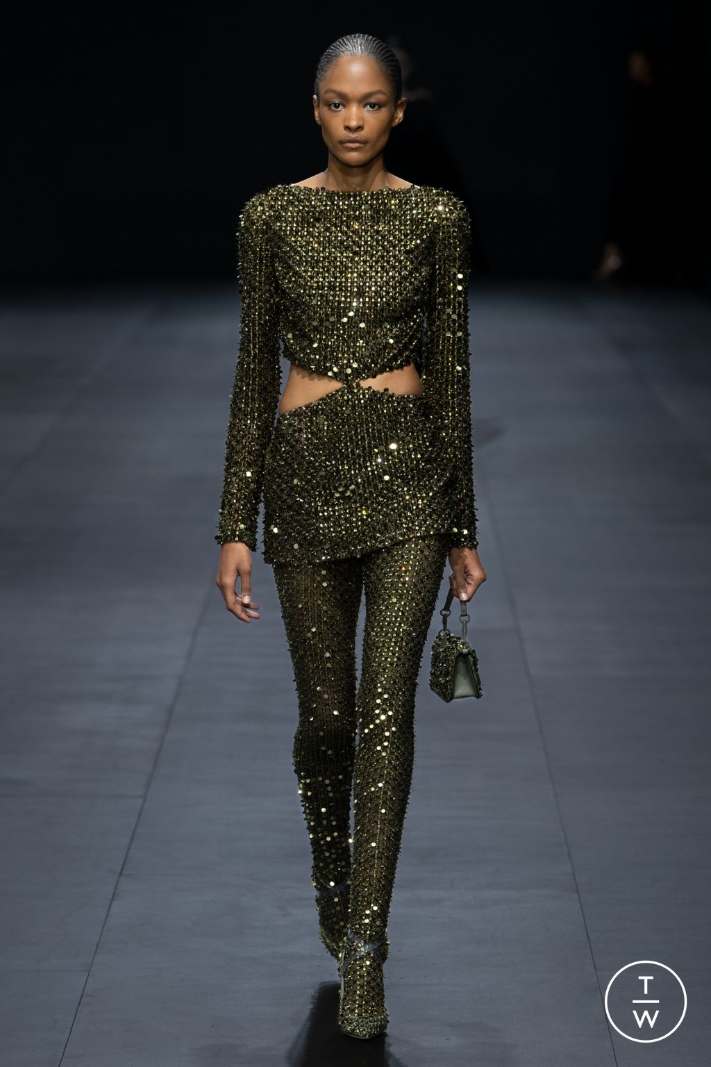 Fashion Week Paris Spring/Summer 2023 look 77 from the Valentino collection womenswear