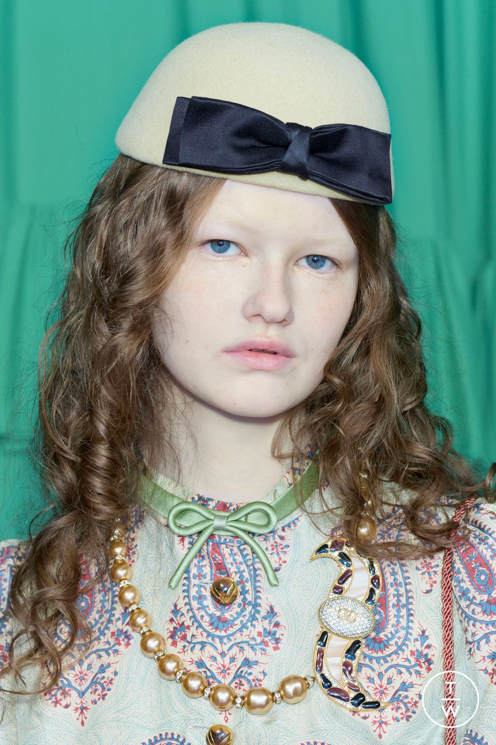 Fashion Week Paris Pre-Fall 2025 look 154 from the Valentino collection womenswear