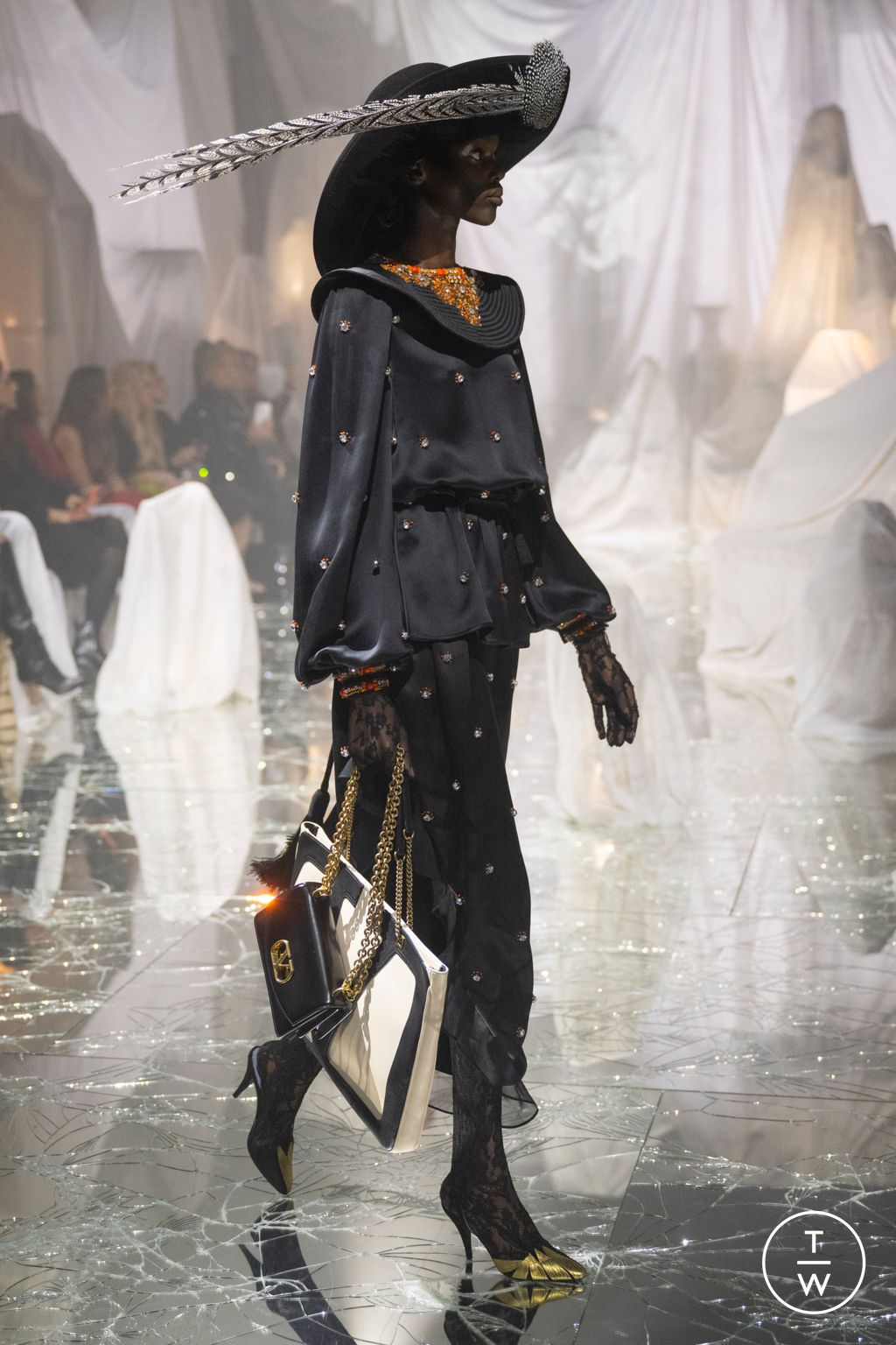 Fashion Week Paris Spring/Summer 2025 look 78 from the Valentino collection womenswear