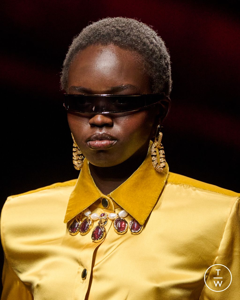 Fashion Week Milan Fall/Winter 2025 look 36 from the Roberto Cavalli collection womenswear accessories