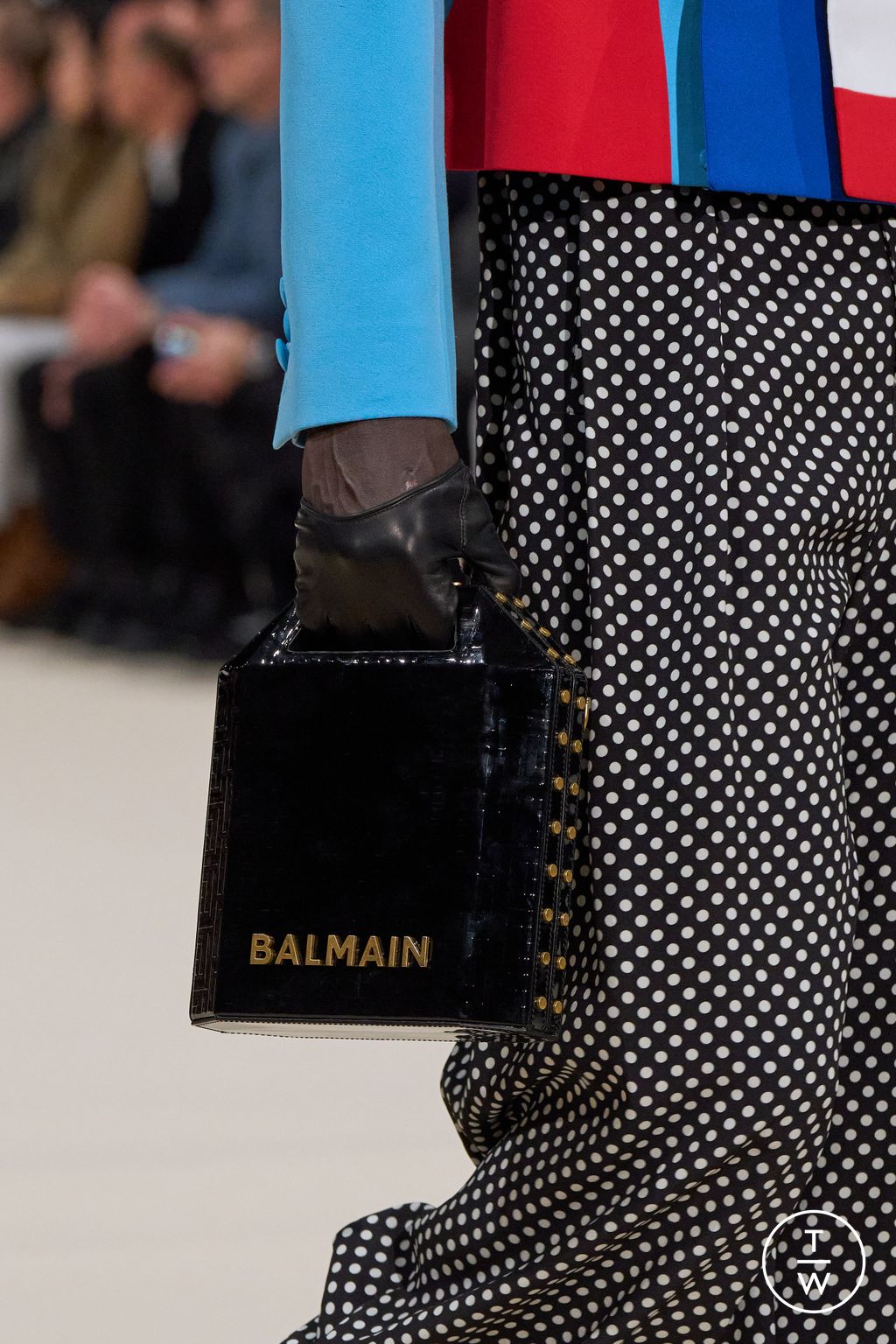 Fashion Week Paris Fall/Winter 2024 look 10 from the Balmain collection menswear accessories