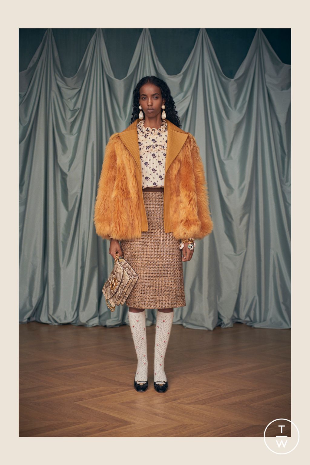 Fashion Week Paris Resort 2025 look 78 de la collection Valentino womenswear