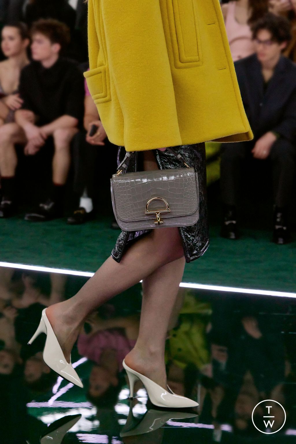 Fashion Week Milan Fall/Winter 2025 look 9 from the Gucci collection womenswear accessories