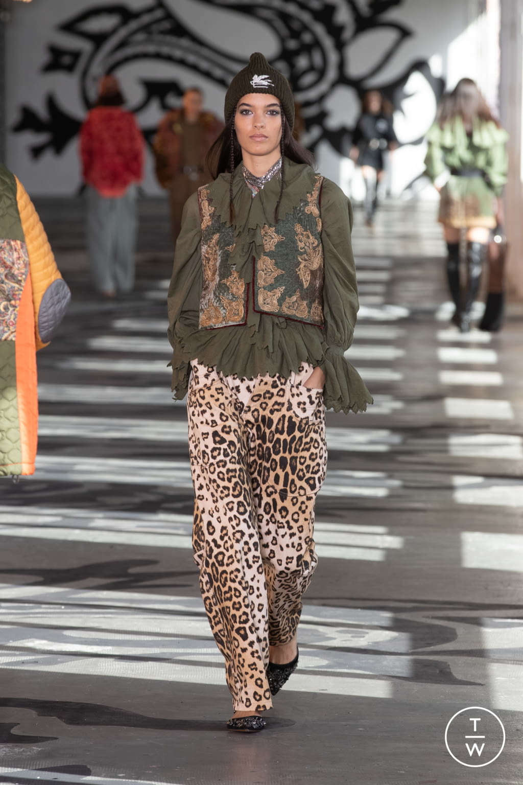 Fashion Week Milan Fall/Winter 2021 look 8 from the Etro collection 女装