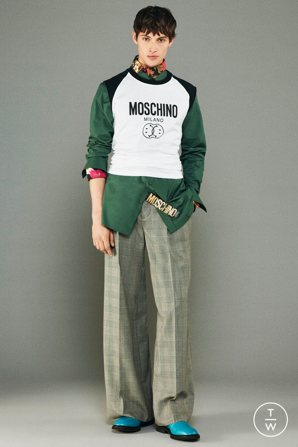 Fashion Week Milan Resort 2024 look 8 de la collection Moschino menswear