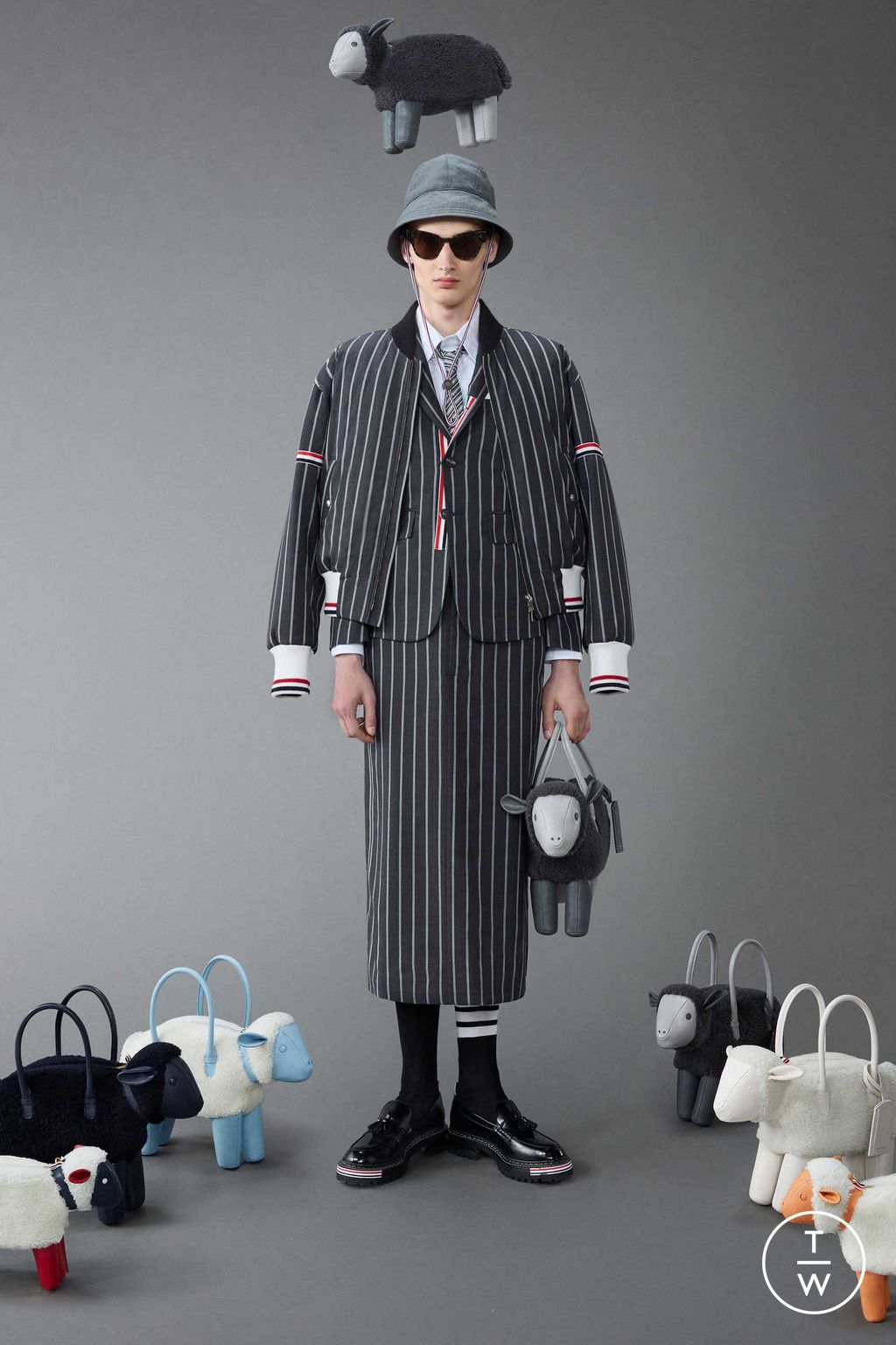 Fashion Week New York Resort 2024 look 8 from the Thom Browne collection 男装