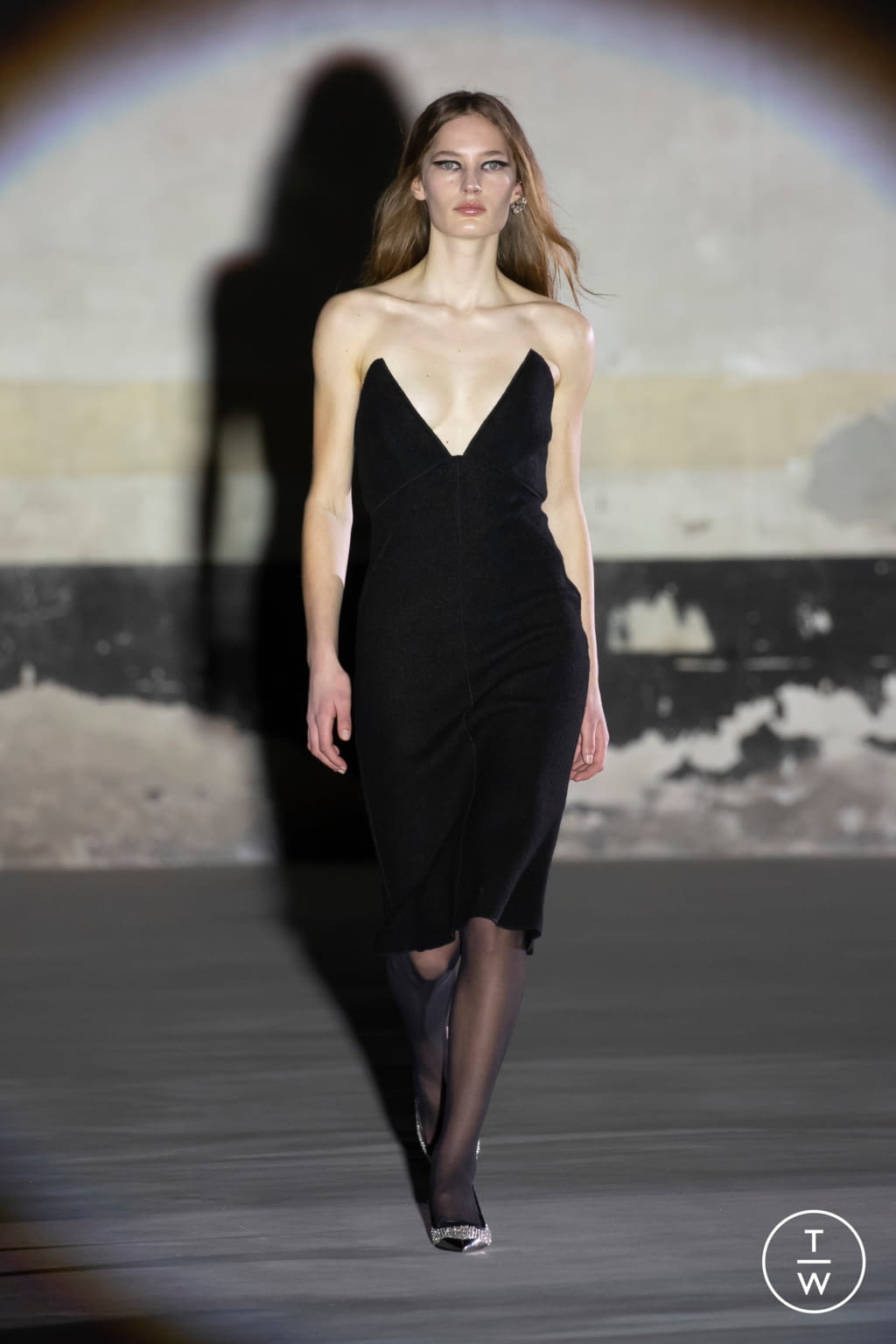 Fashion Week Milan Fall/Winter 2021 look 8 de la collection N°21 womenswear