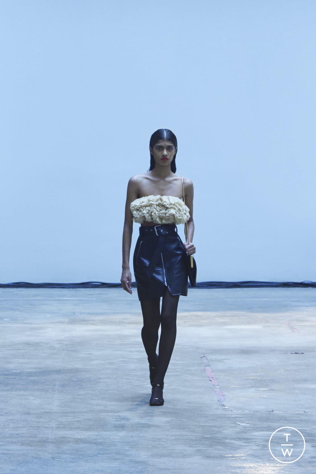 Fashion Week New York Fall/Winter 2022 look 8 de la collection Khaite womenswear