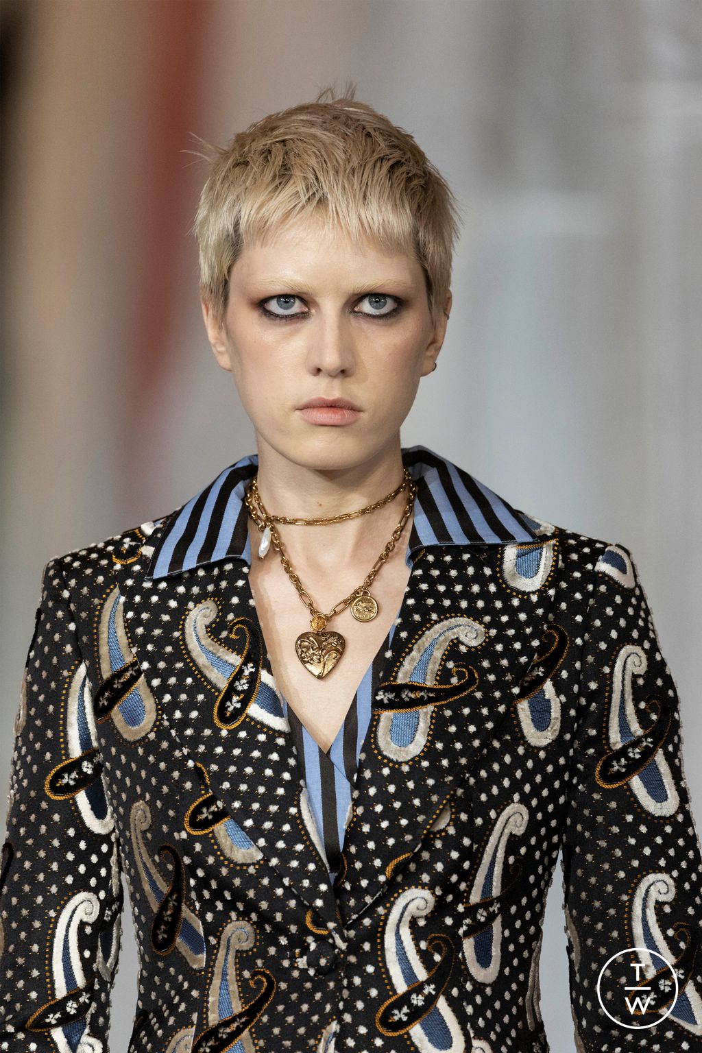 Fashion Week Milan Fall/Winter 2023 look 9 from the Etro collection 女装配饰