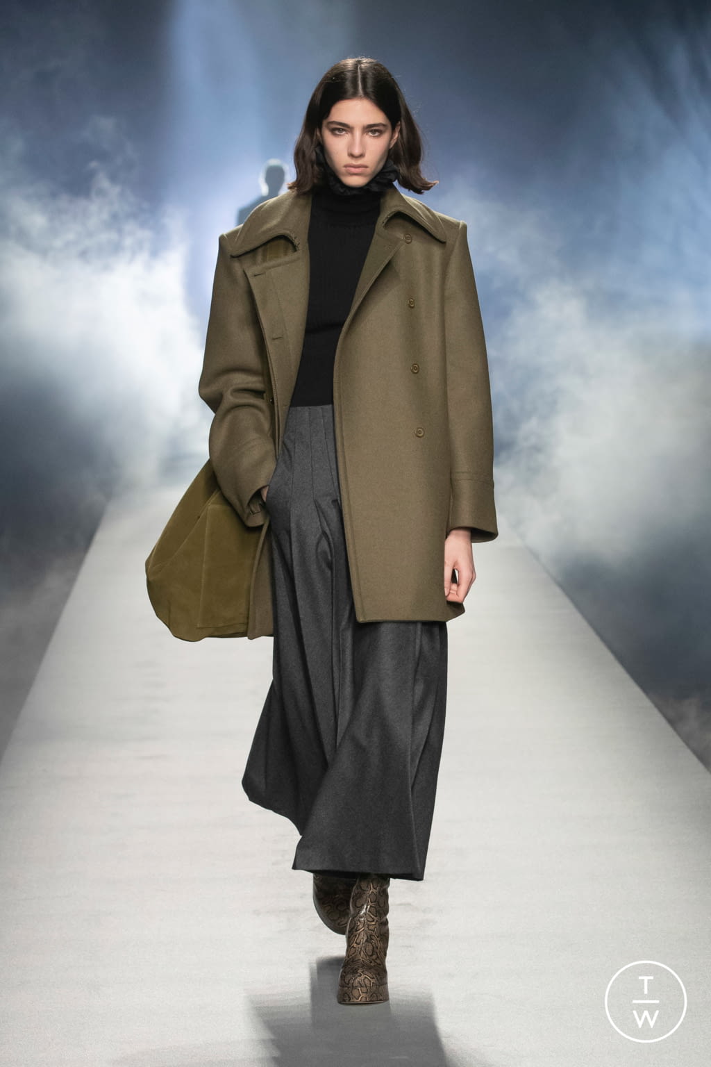 Fashion Week Milan Fall/Winter 2021 look 8 de la collection Alberta Ferretti womenswear