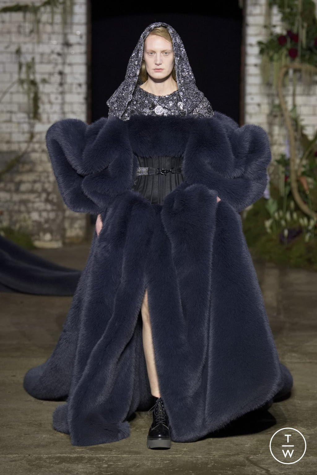 Fashion Week London Fall/Winter 2022 look 8 from the MITHRIDATE collection womenswear