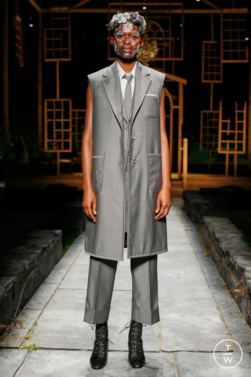Fashion Week New York Spring/Summer 2022 look 8 from the Thom Browne collection 女装
