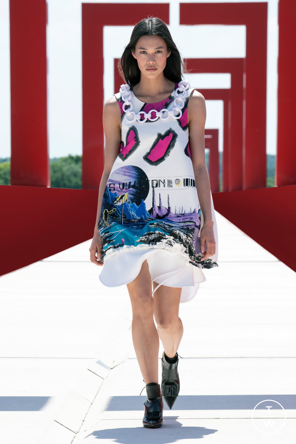 Fashion Week Paris Resort 2022 look 8 de la collection Louis Vuitton womenswear