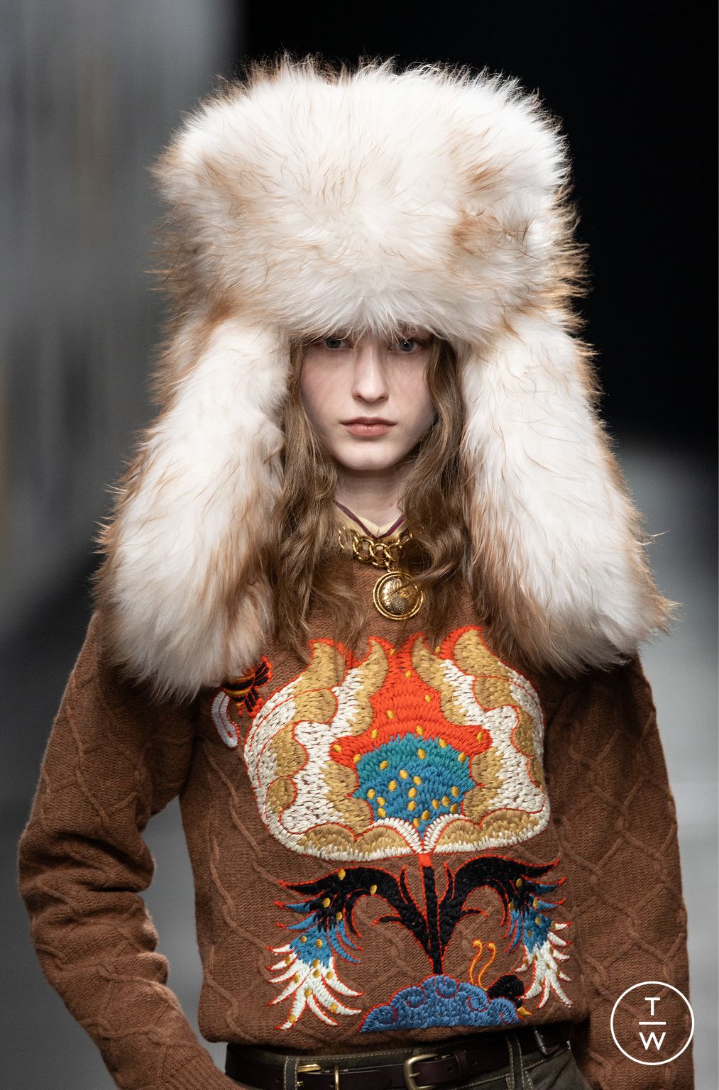 Fashion Week Milan Fall/Winter 2025 look 8 de la collection Etro womenswear accessories