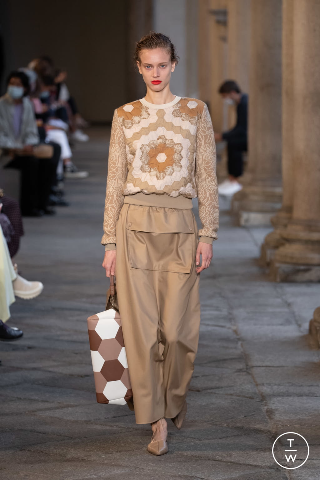 Fashion Week Milan Spring/Summer 2021 look 8 from the Max Mara collection womenswear