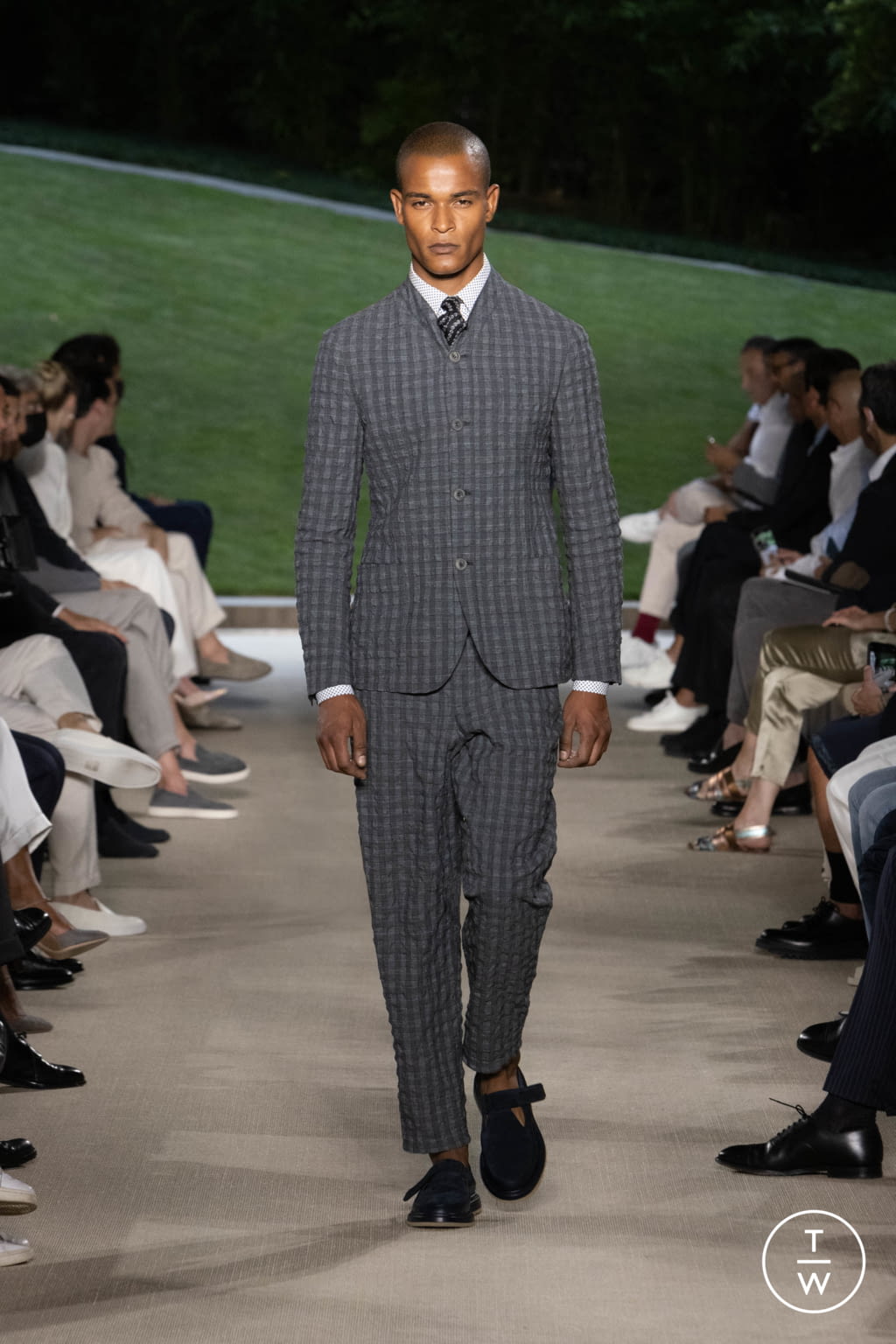 Fashion Week Milan Spring/Summer 2022 look 8 from the Giorgio Armani collection menswear