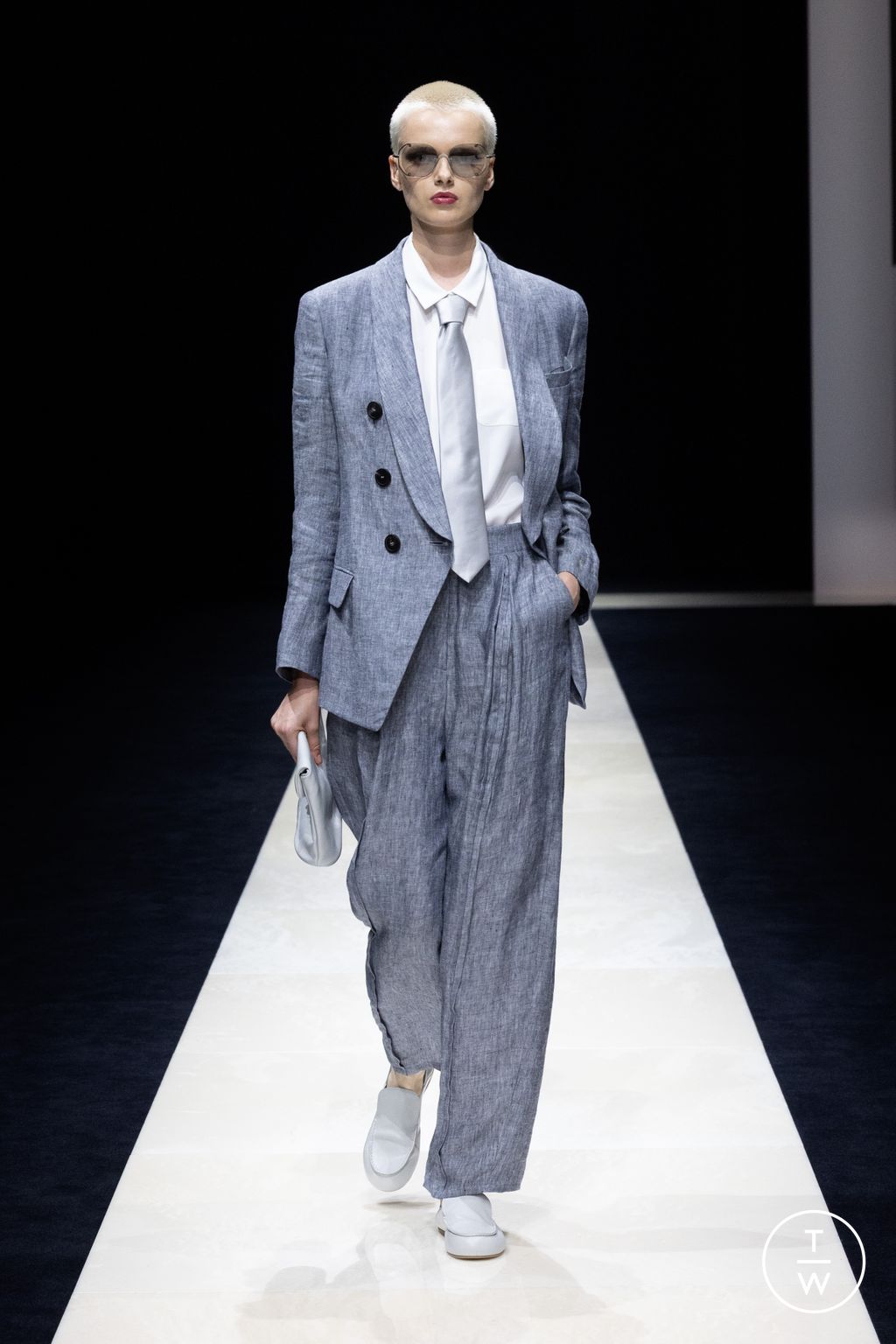 Fashion Week Milan Spring/Summer 2025 look 8 from the Emporio Armani collection womenswear