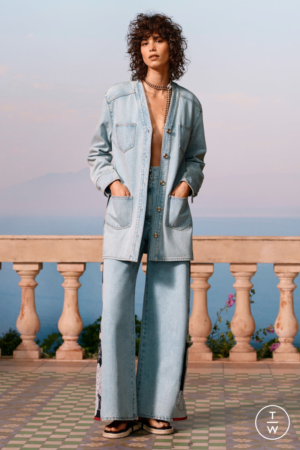 Fashion Week Paris Resort 2021 look 8 from the Chanel collection 女装