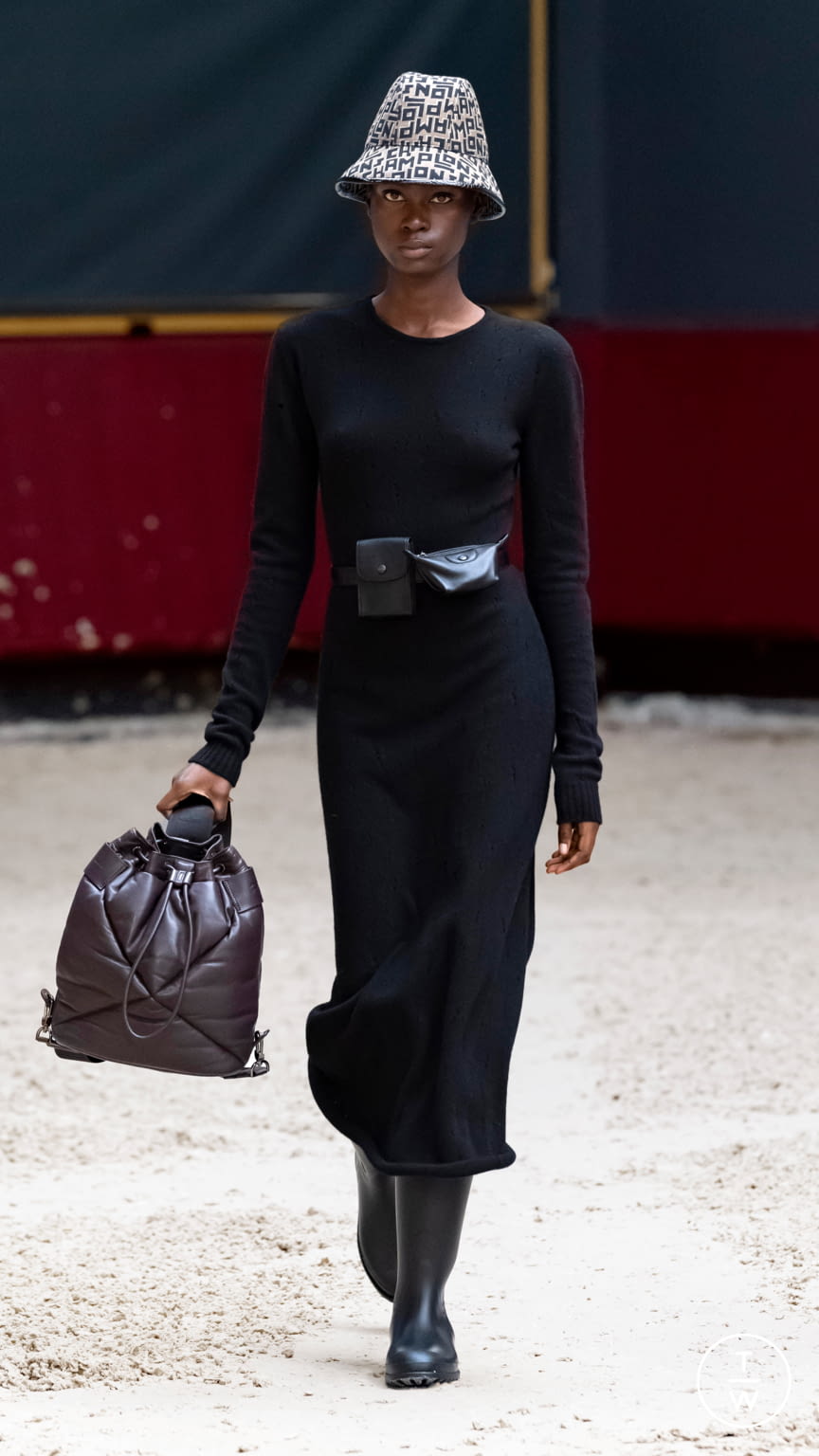 Fashion Week Paris Fall/Winter 2021 look 8 from the Longchamp collection womenswear
