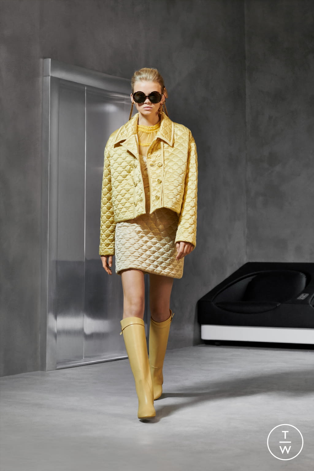Fashion Week Milan Pre-Fall 2020 look 8 from the Fendi collection 女装