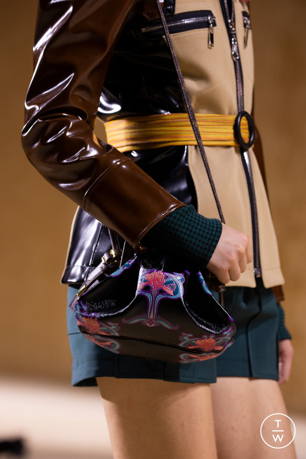 Fashion Week Paris Spring/Summer 2020 look 8 from the Louis Vuitton collection womenswear accessories