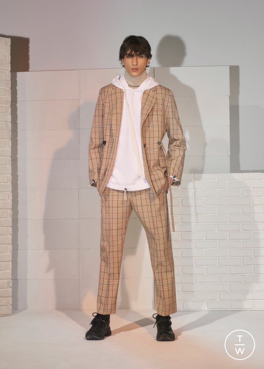 Fashion Week Paris Fall/Winter 2019 look 8 from the Maison Kitsuné collection menswear