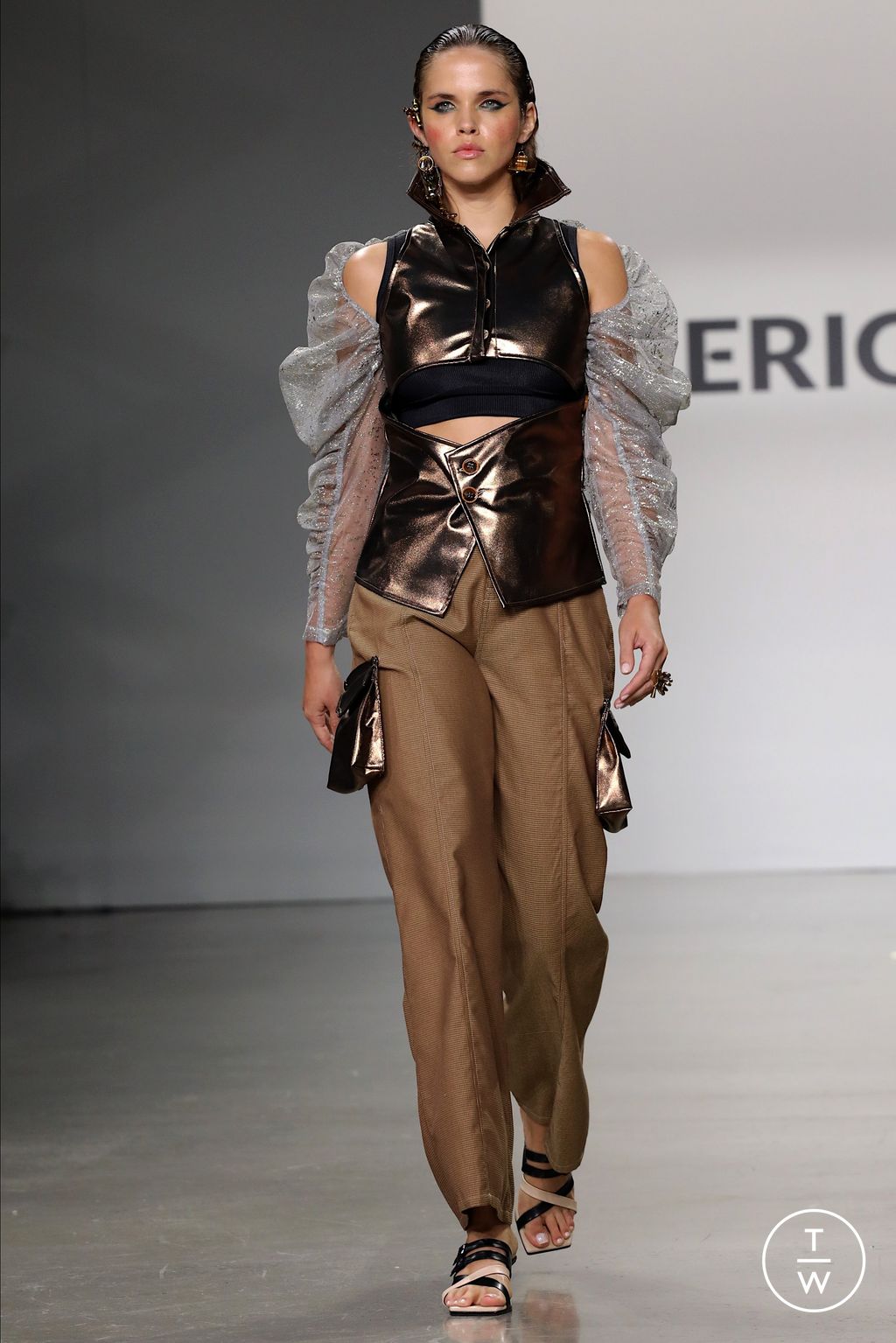 Fashion Week New York Spring/Summer 2023 look 40 from the Erigo collection womenswear